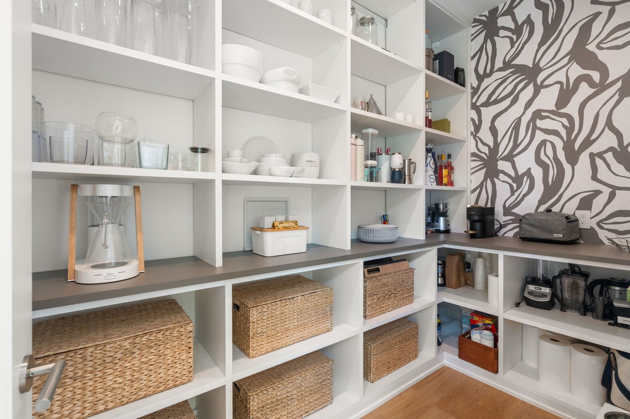 Butler's pantry